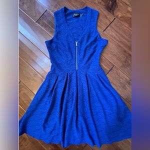 Guess Los Angeles women's blue textured sleeveless dress.